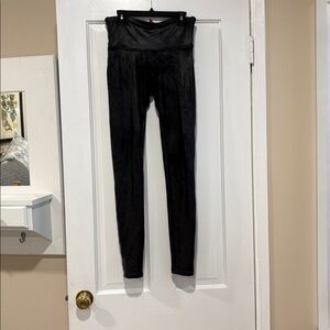 SPANX Black Faux Leather Leggings size M EUC
